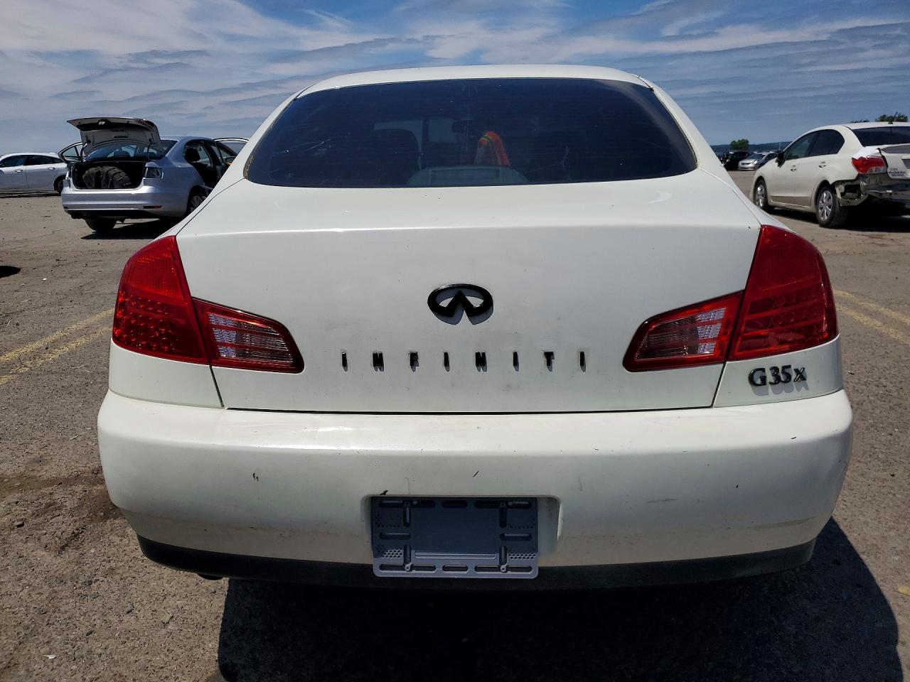 2004 Infiniti G35 Base Белый vin: JNKCV51F94M718464