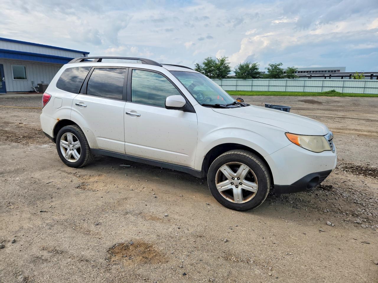 2010 Subaru Forester 2.5x Premium White vin: JF2SH6CC0AH759567
