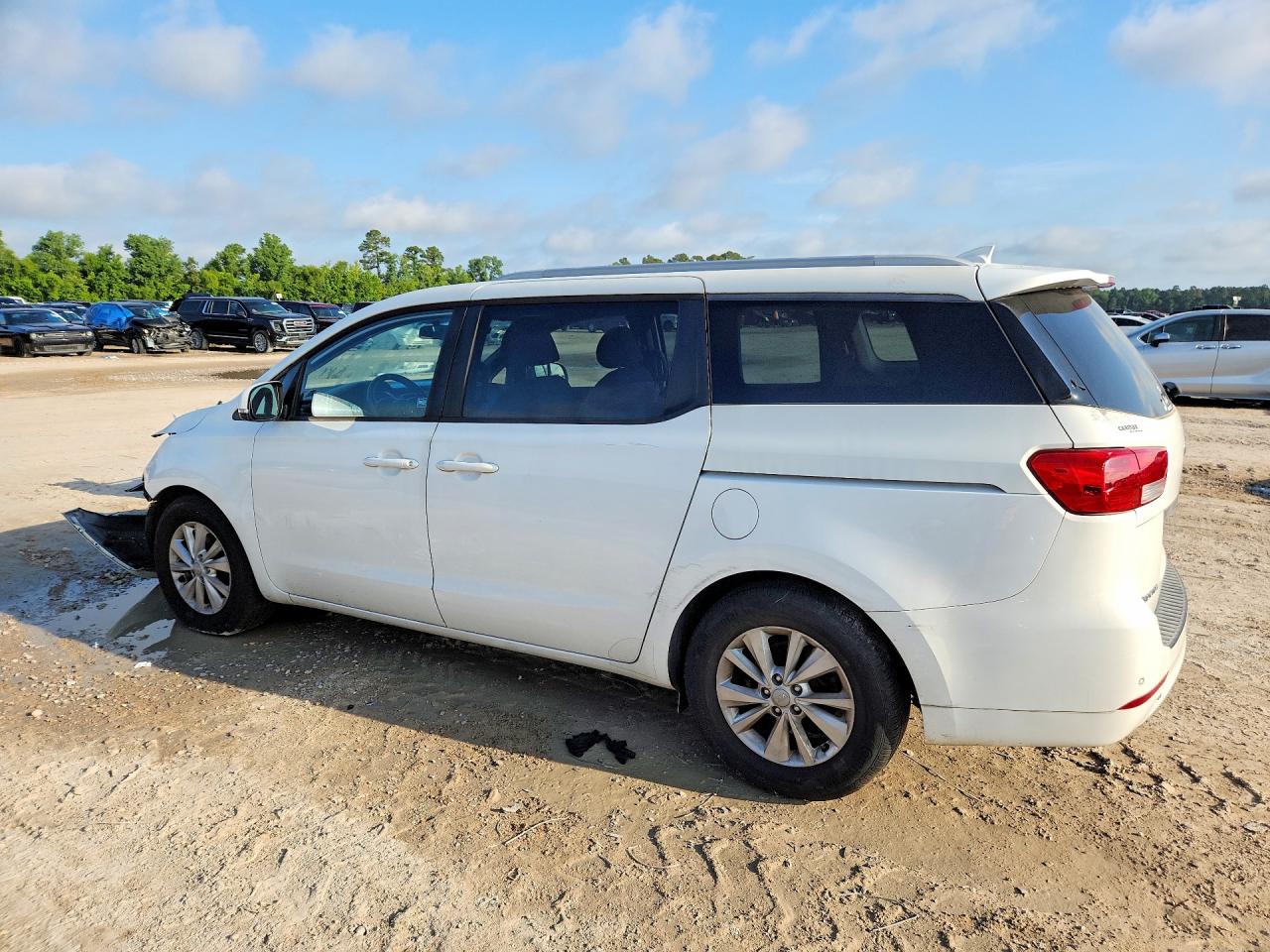 2015 Kia Sedona Lx White vin: KNDMB5C12F6021404