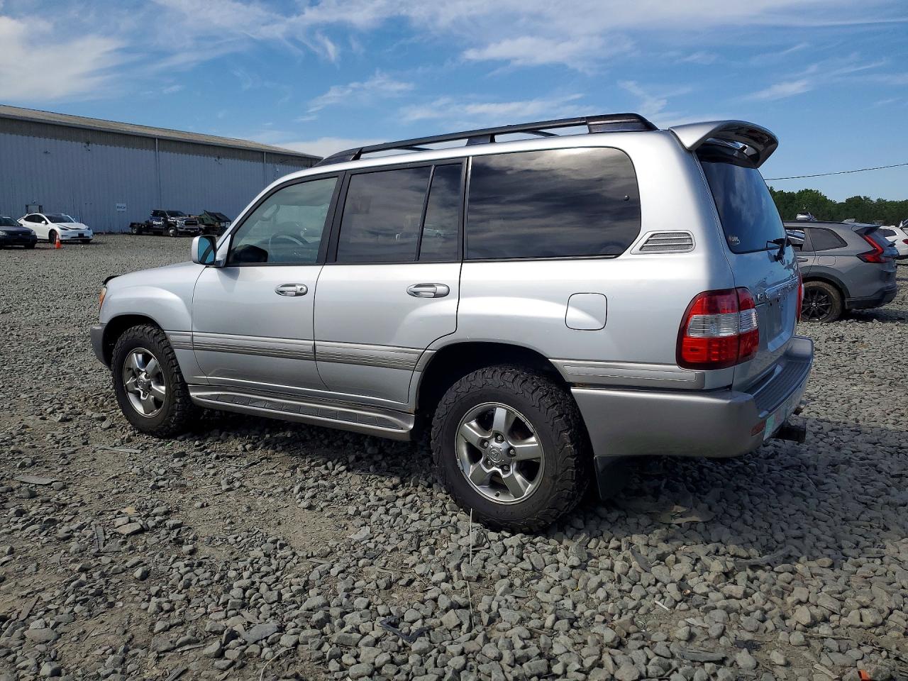 2007 Toyota Land Cruiser Base Silver vin: JTEHT05J472111639