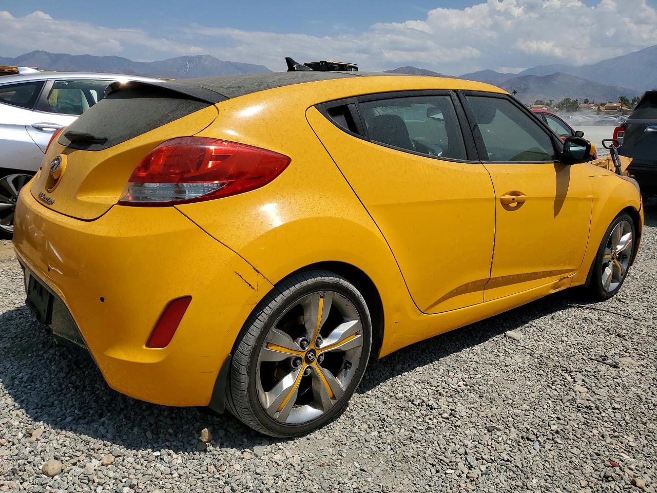 2012 Hyundai Veloster Base Желтый vin: KMHTC6AD2CU030621