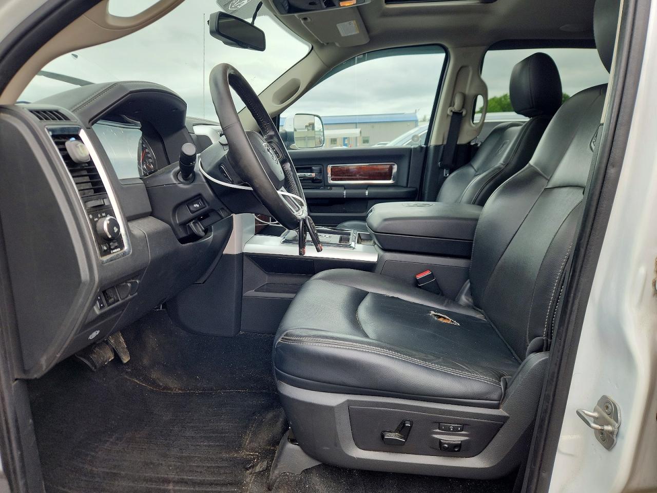 2012 Dodge Ram 1500 Laramie White vin: 1C6RD7NT8CS256586