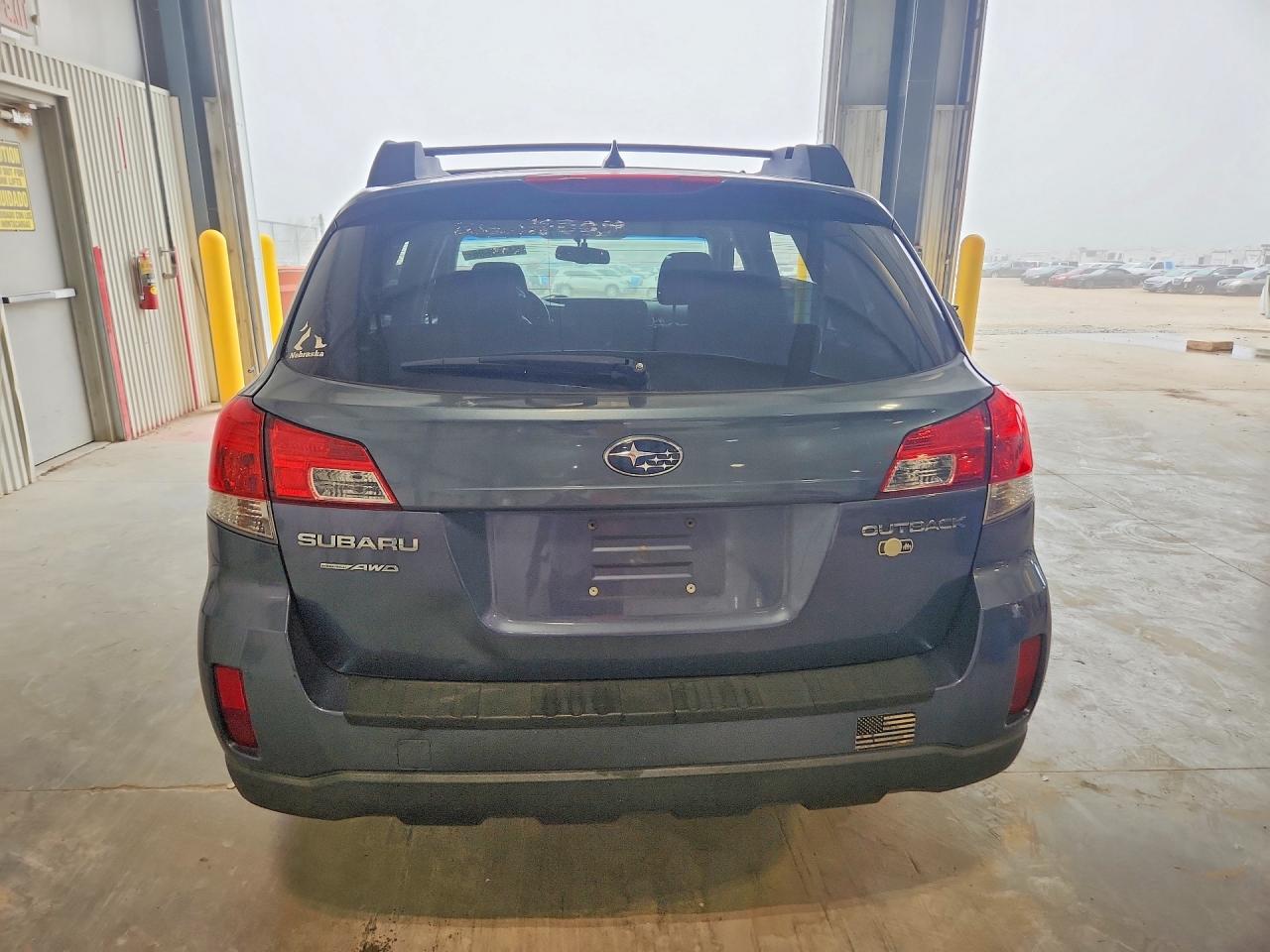 2014 Subaru Outback 2.5i Premium Blue vin: 4S4BRCCCXE3266777