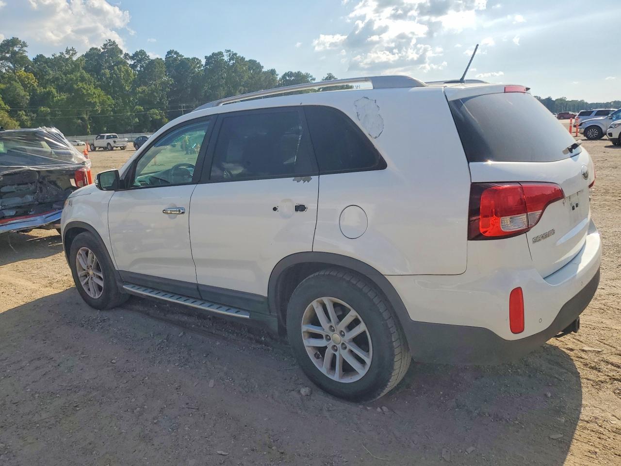 2014 Kia Sorento Lx White vin: 5XYKT4A6XEG491222