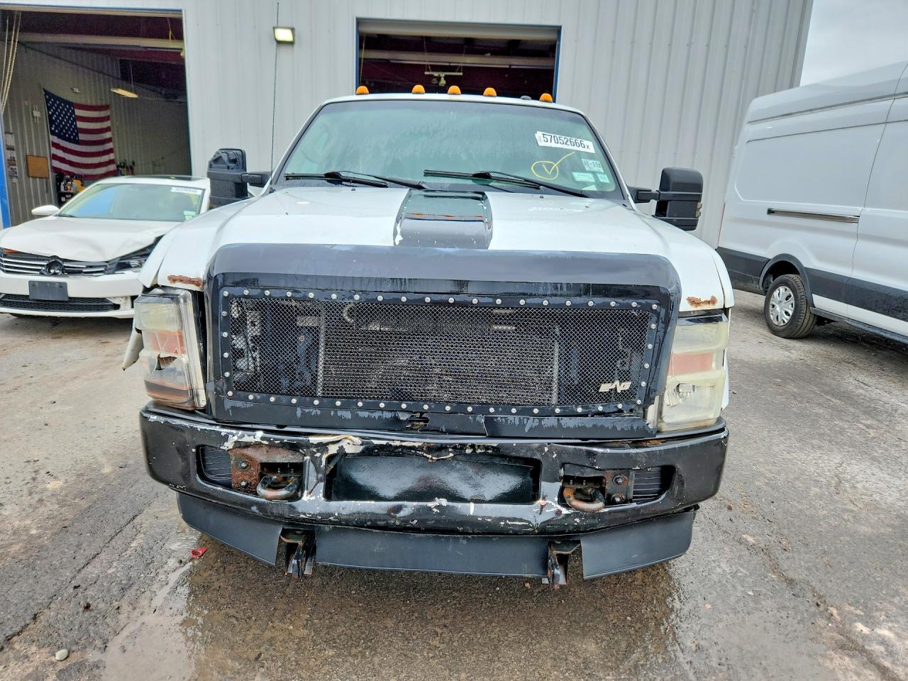 2010 Ford F250 Super Duty White vin: 1FTSX2B56AEB32502