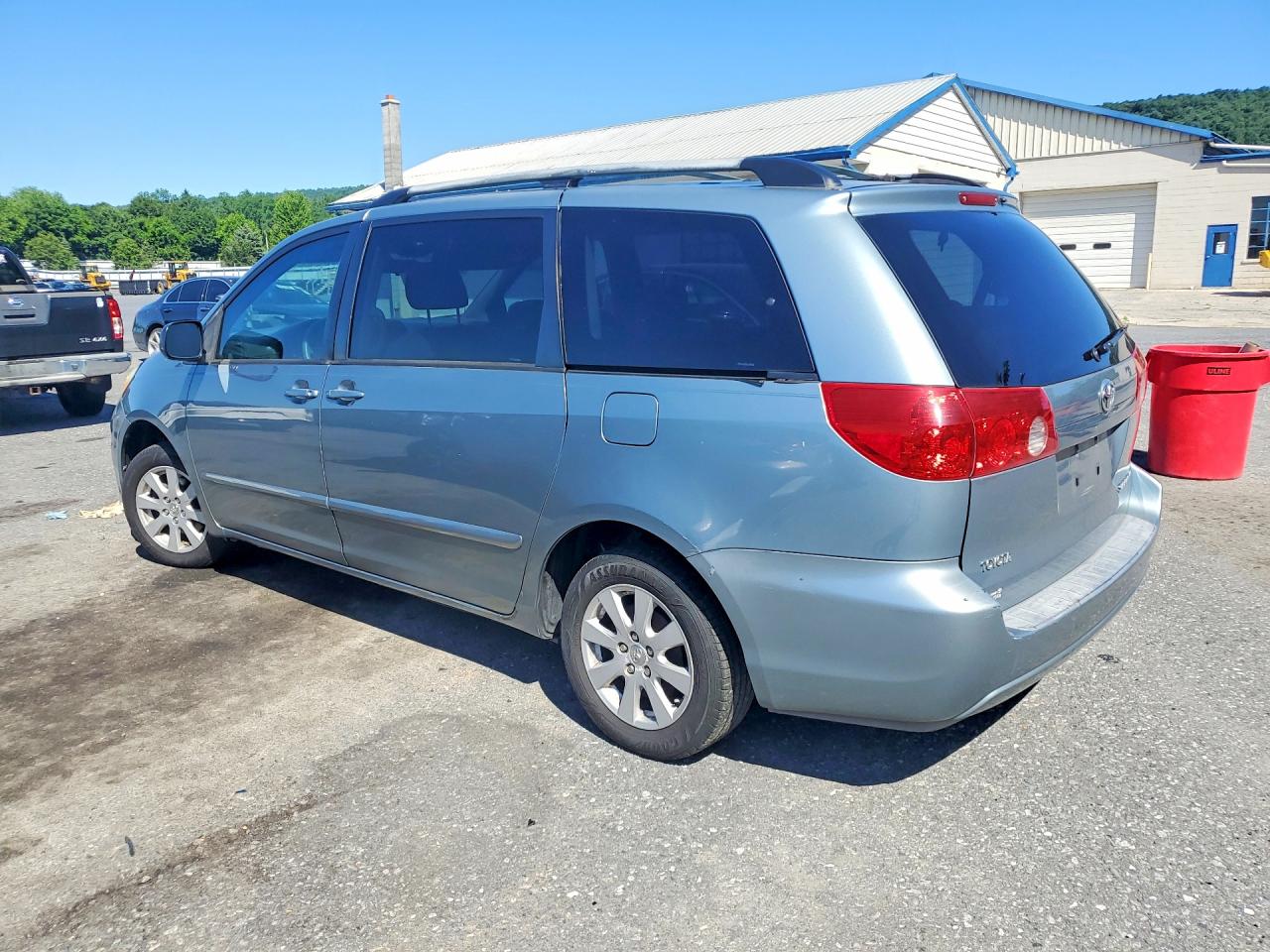 2006 Toyota Sienna Le 7 Passenger Blue vin: 5TDZA23C56S538706