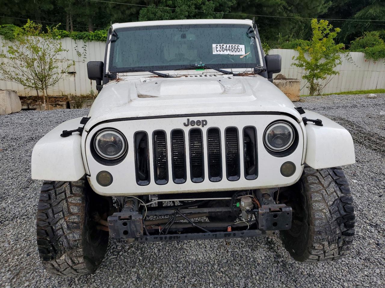 2014 Jeep Wrangler Unlimited Sahara White vin: 1C4HJWEG8EL182450