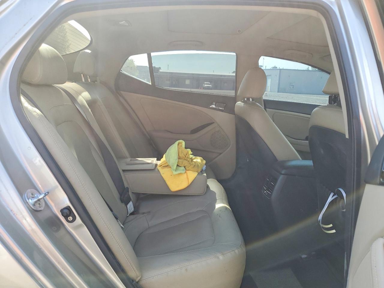 2012 Kia Optima Hybrid Silver vin: KNAGM4AD8C5030718
