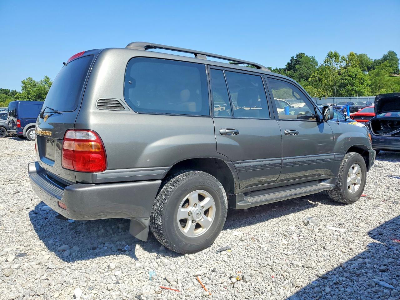 2000 Toyota Land Cruiser Base Gray vin: JT3HT05J5Y0107685