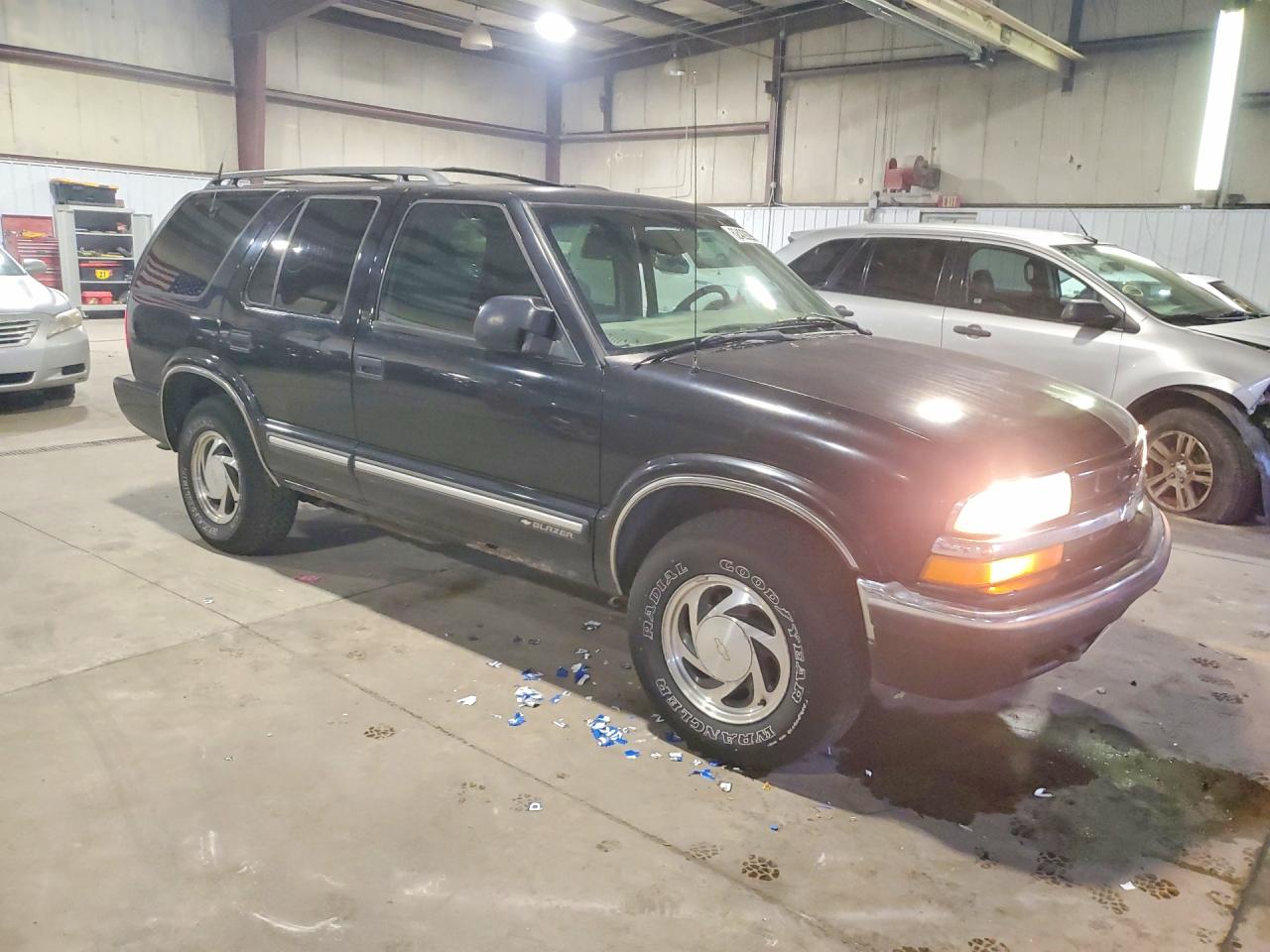 2001 Chevrolet Blazer Black vin: 1GNDT13W112113614