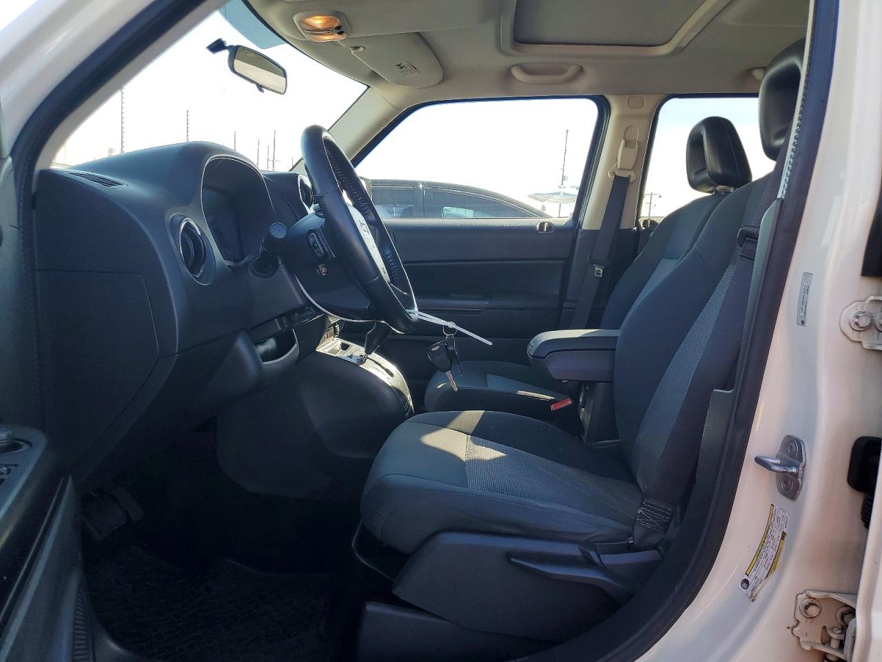 2009 Jeep Patriot Sport White vin: 1J4FT28B49D154214