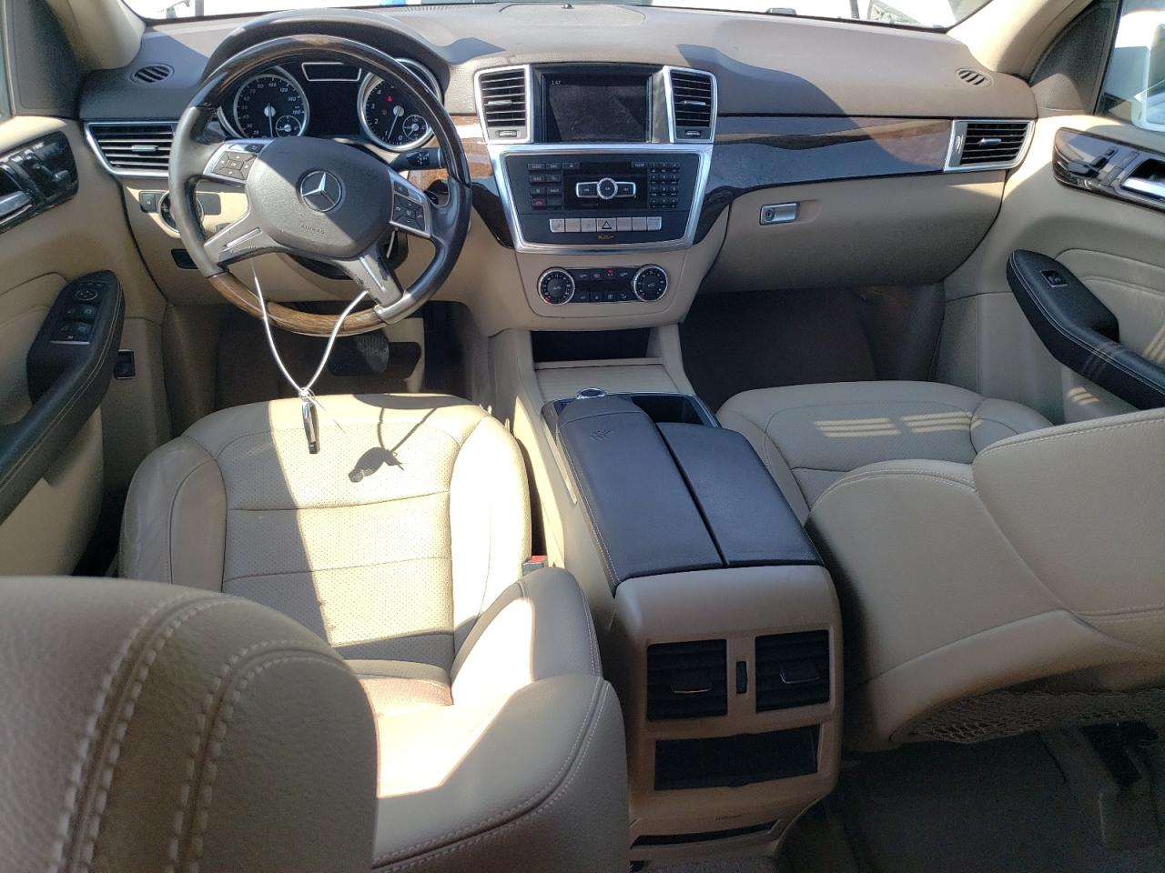 2015 Mercedes-benz Ml 350 White vin: 4JGDA5JB8FA549827