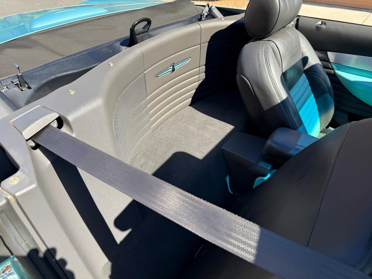 2002 Ford Thunderbird Turquoise vin: 1FAHP60A52Y116668