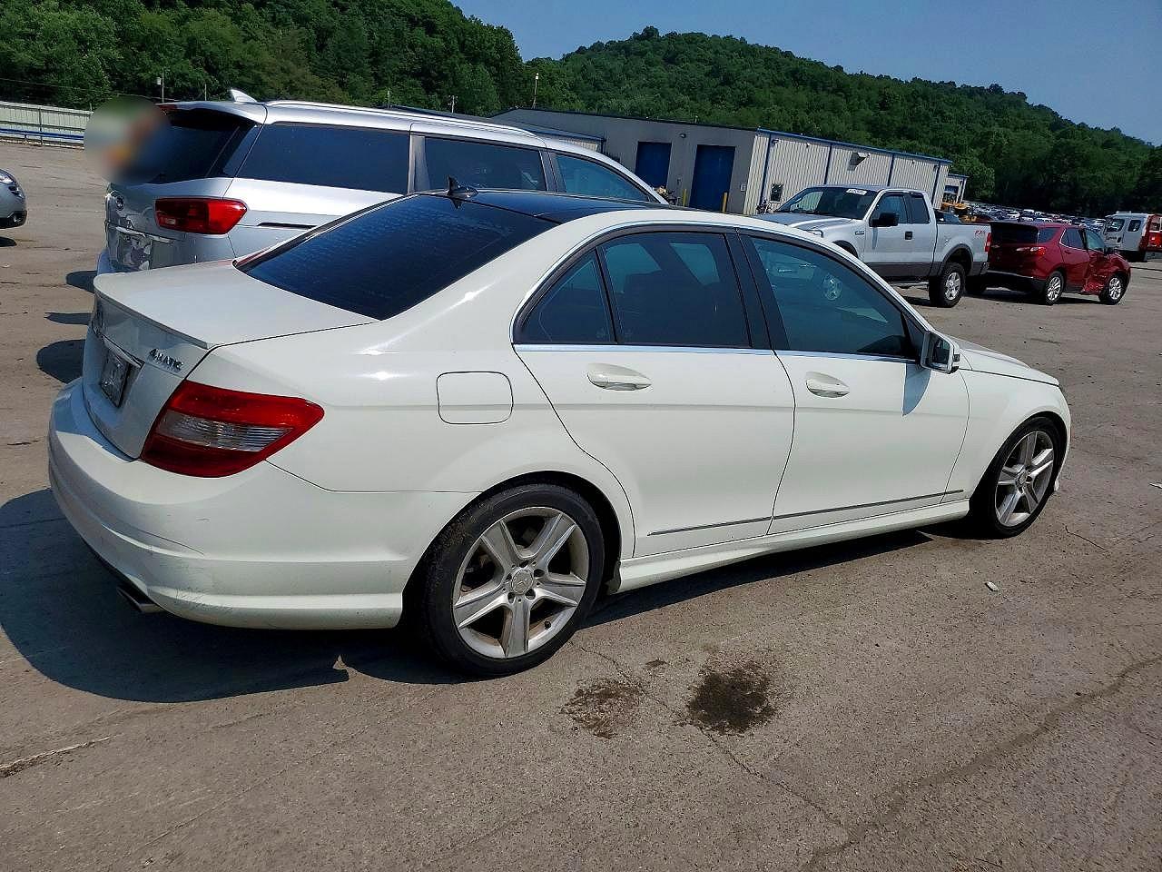 2011 Mercedes-benz C 300 4matic White vin: WDDGF8BB6BR146143