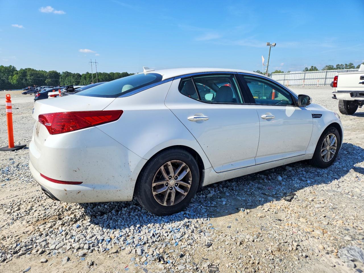 2012 Kia Optima Lx White vin: 5XXGM4A73CG059763