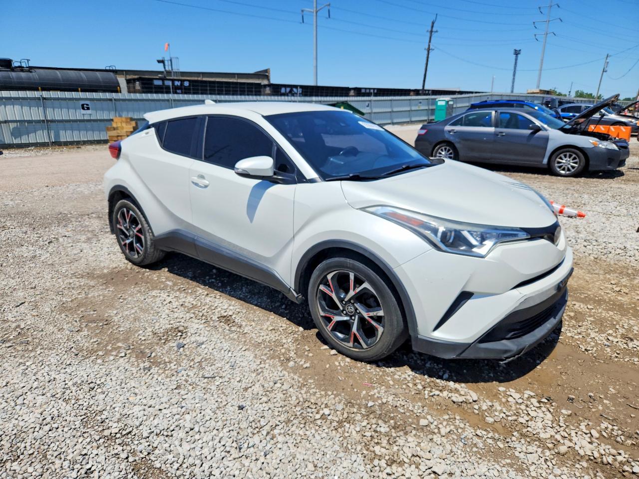 2018 Toyota C-hr Xle White vin: NMTKHMBX6JR027073
