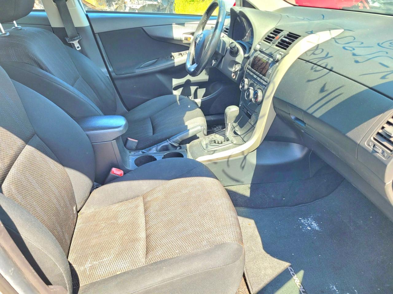 2011 Toyota Corolla Base Белый vin: 2T1BU4EE0BC559551