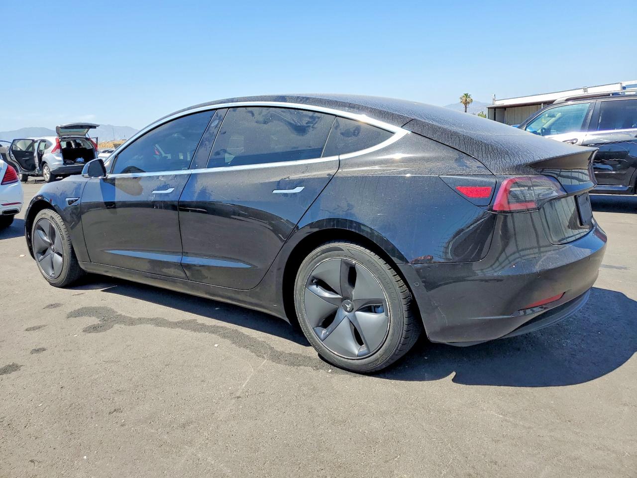 2020 Tesla Model 3 Черный vin: 5YJ3E1EA3LF662067