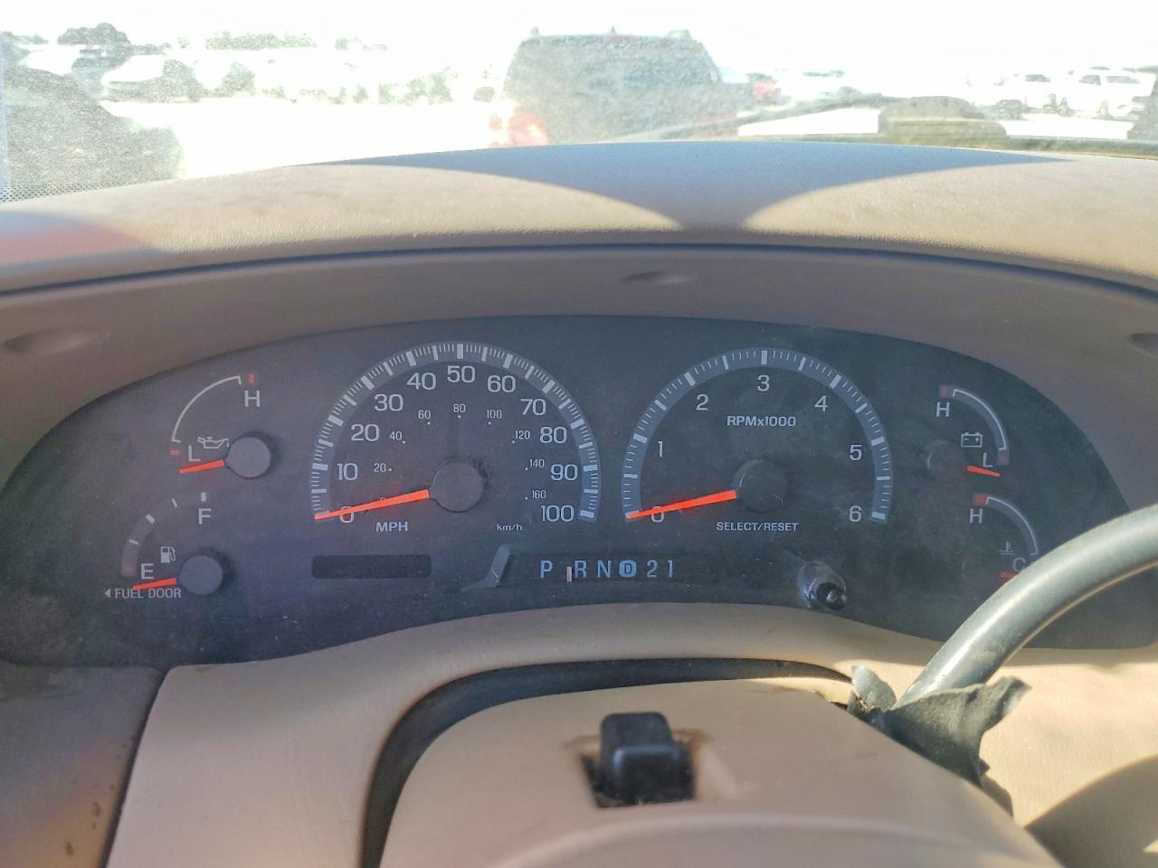 1999 Ford Expedition Tan vin: 1FMPU18L0XLB16813