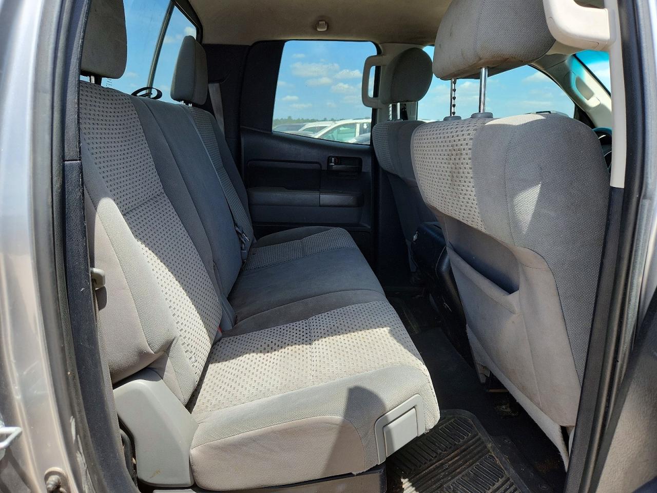 2013 Toyota Tundra Double Cab Sr5 Silver vin: 5TFRM5F15DX057526
