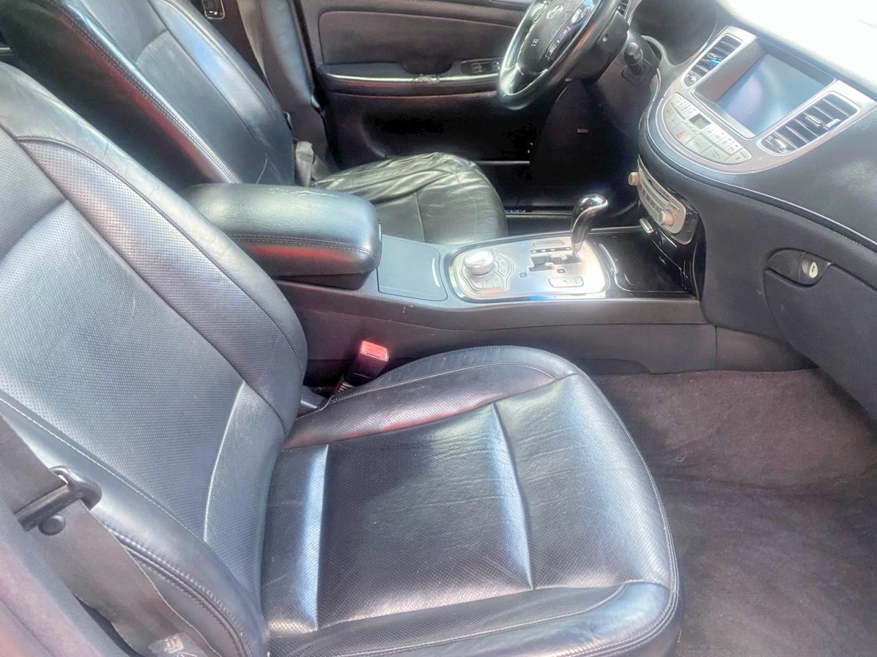 2013 Hyundai Genesis 5.0l Silver vin: KMHGC4DHXDU241748