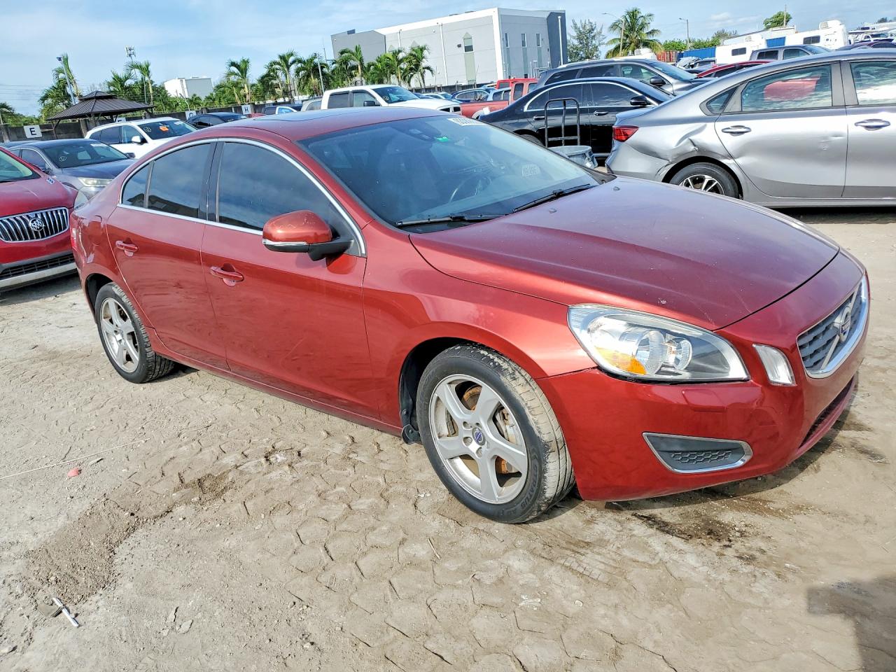 2013 Volvo S60 T5 Red vin: YV1612FH8D2205019
