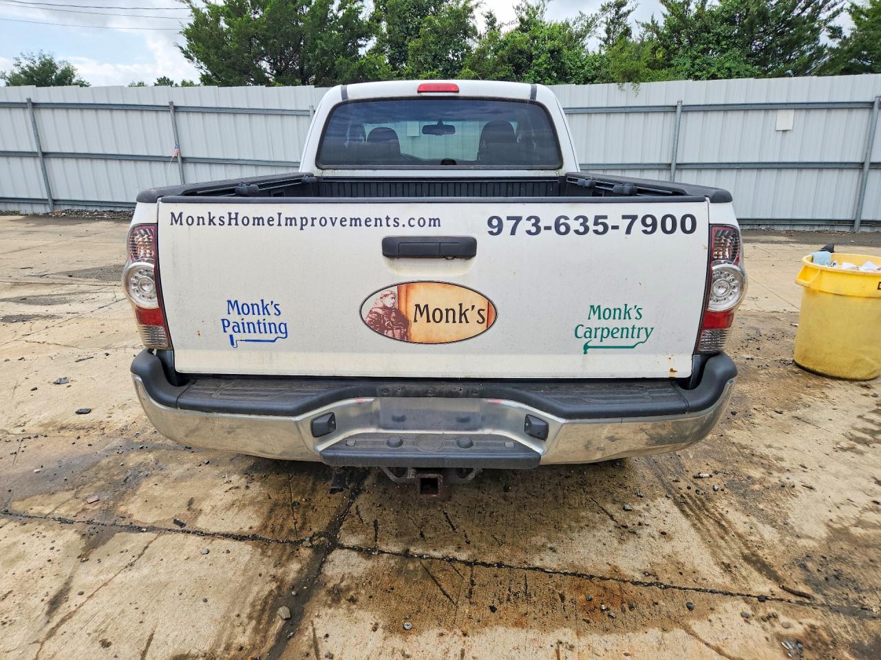 2011 Toyota Tacoma V6 White vin: 5TFUU4ENXBX002852