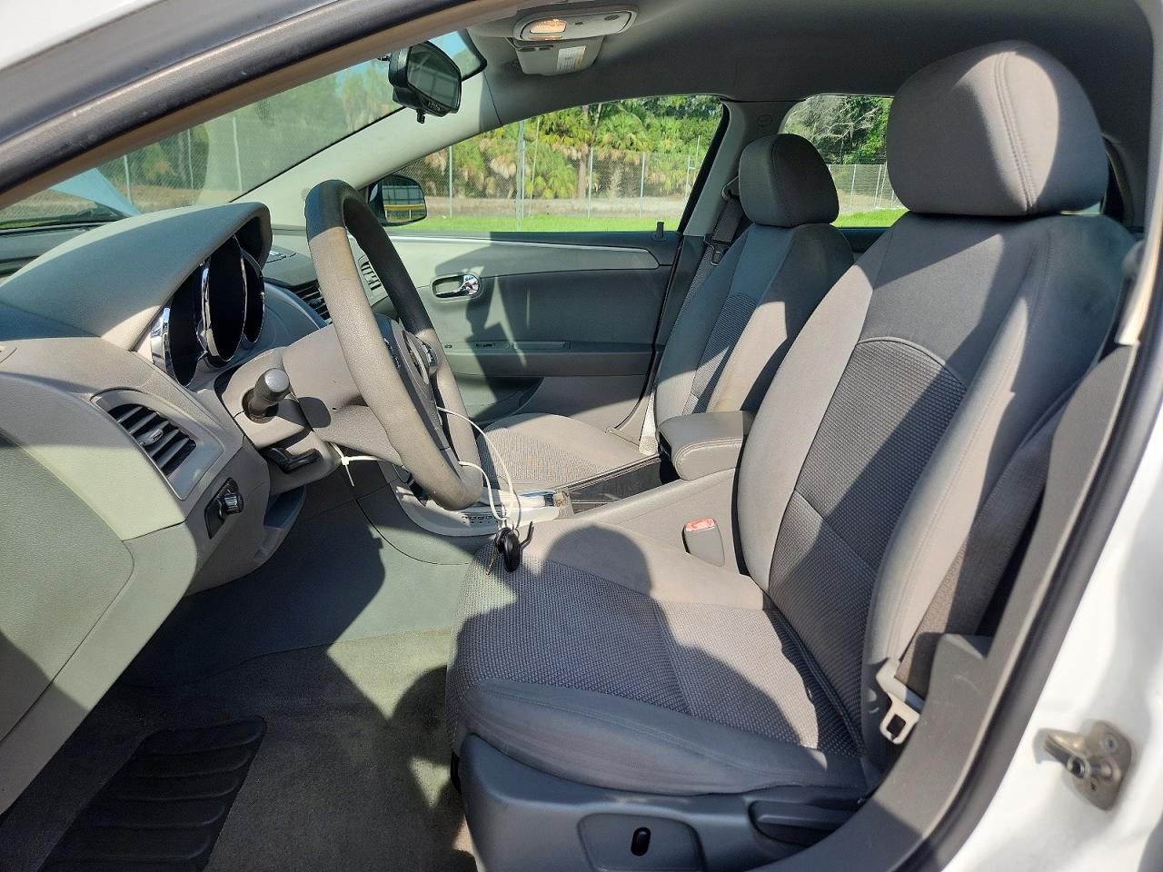 2009 Chevrolet Malibu Hybrid Белый vin: 1G1ZF57569F128718