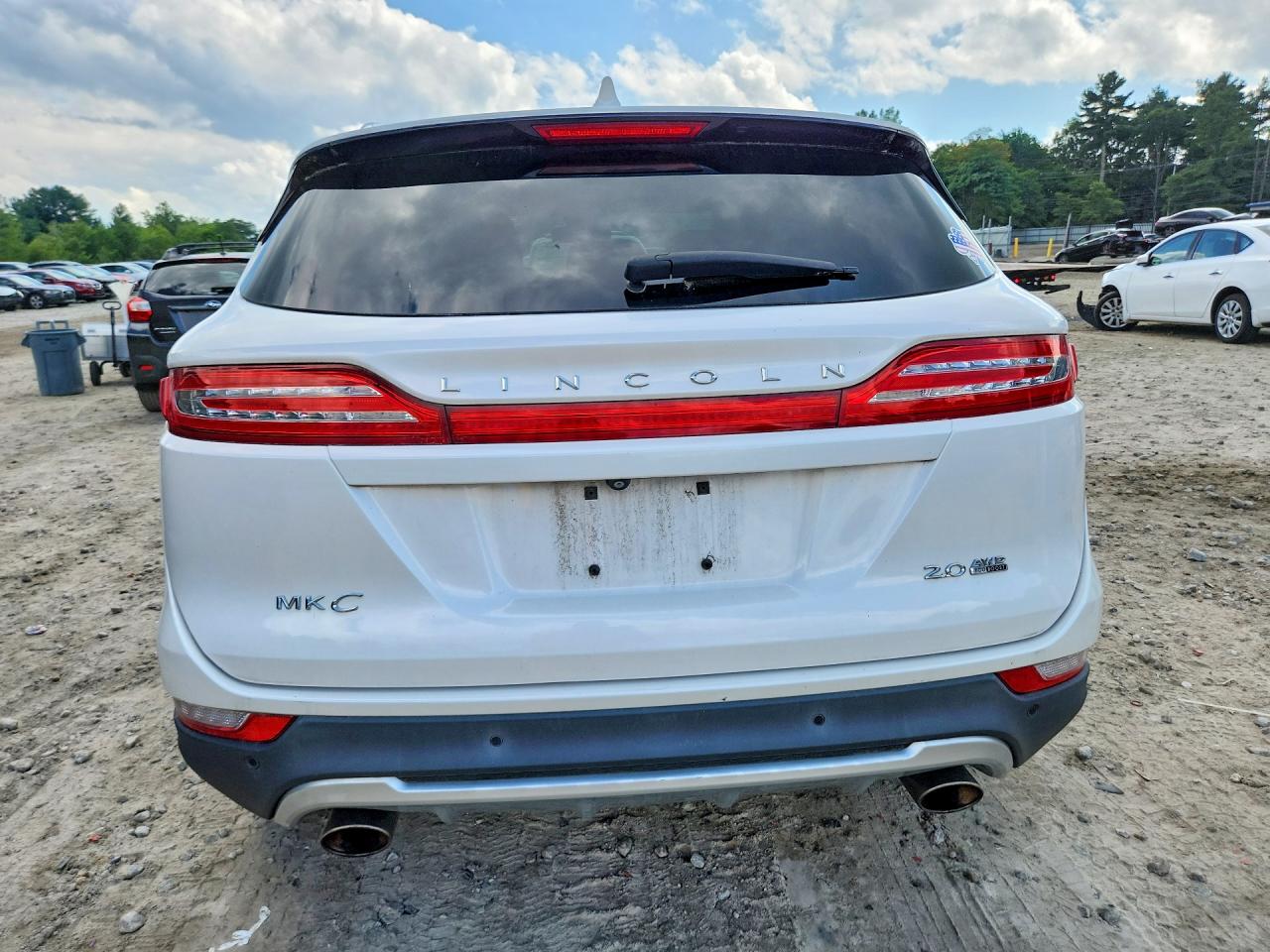 2015 Lincoln Mkc White vin: 5LMCJ2A90FUJ31409