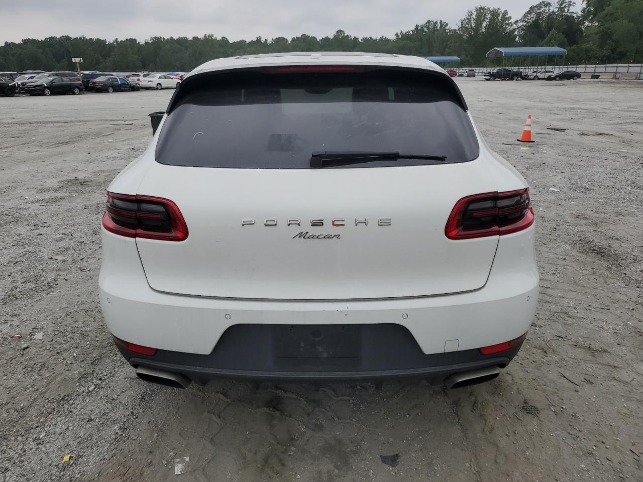 2018 Porsche Macan Белый vin: WP1AA2A55JLB03663