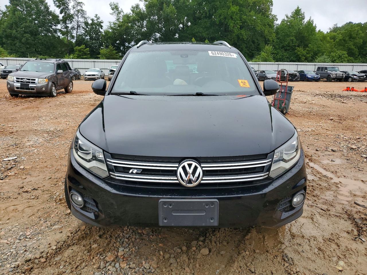 2015 Volkswagen Tiguan S Черный vin: WVGBV7AX0FW507349