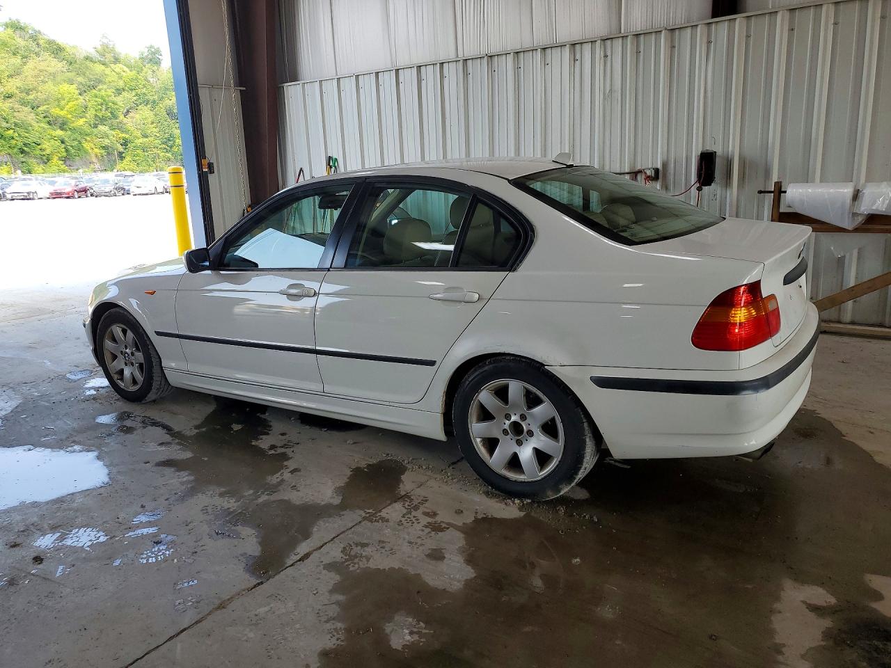 2005 Bmw 325 I Белый vin: WBAET37465NJ90059