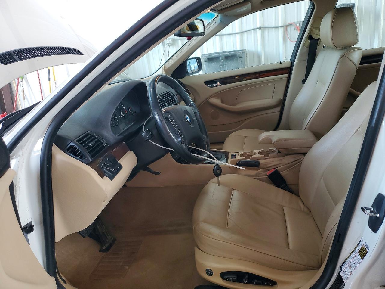 2005 Bmw 325 I Белый vin: WBAET37465NJ90059