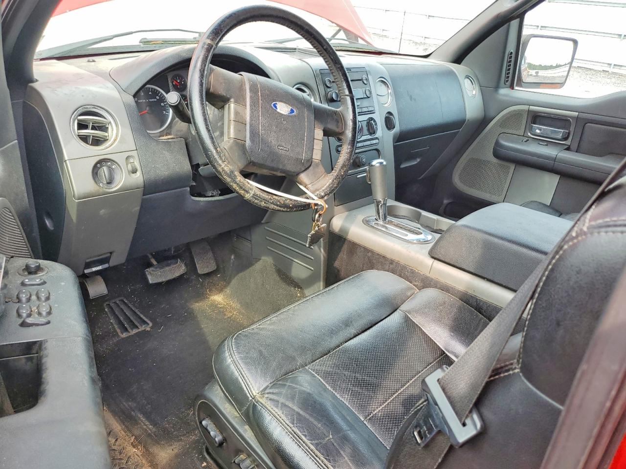 2005 Ford F150 Red vin: 1FTPX145X5FB75995