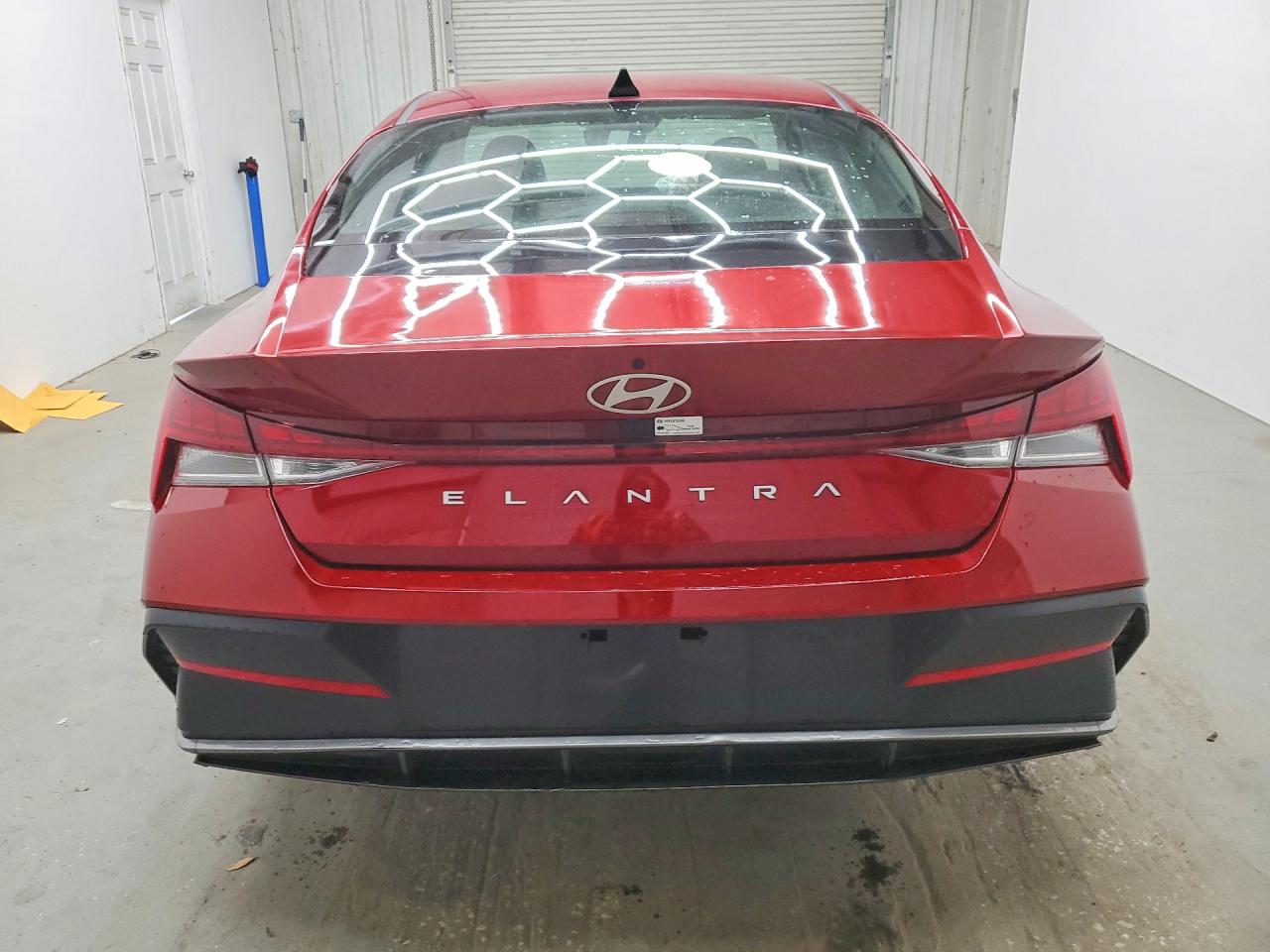 2025 Hyundai Elantra Sel Red vin: KMHLS4DG3SU934084