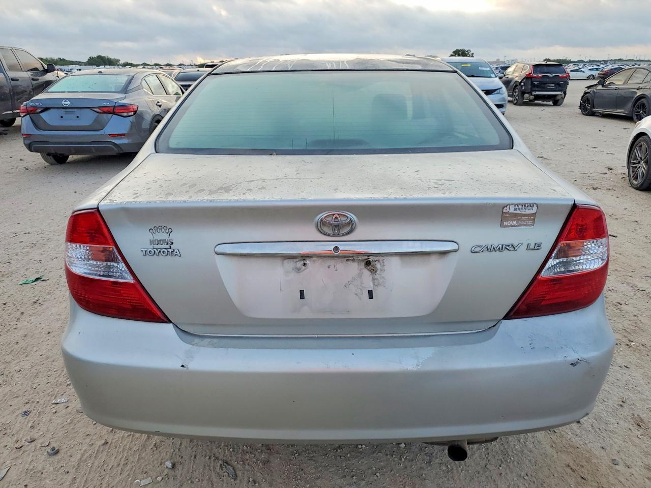 2004 Toyota Camry Le Silver vin: 4T1BE32K54U836715