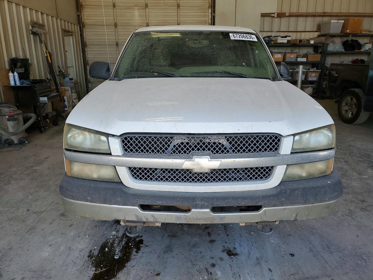 2005 Chevrolet Silverado C1500 White vin: 2GCEC13T351333488