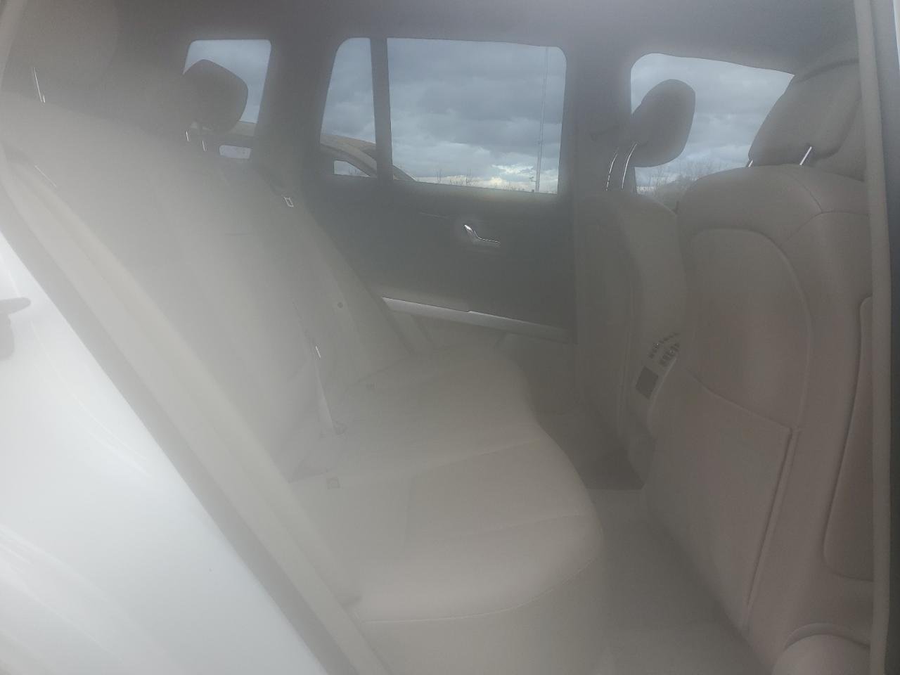 2010 Mercedes-benz Glk 350 4matic White vin: WDCGG8HB7AF311609