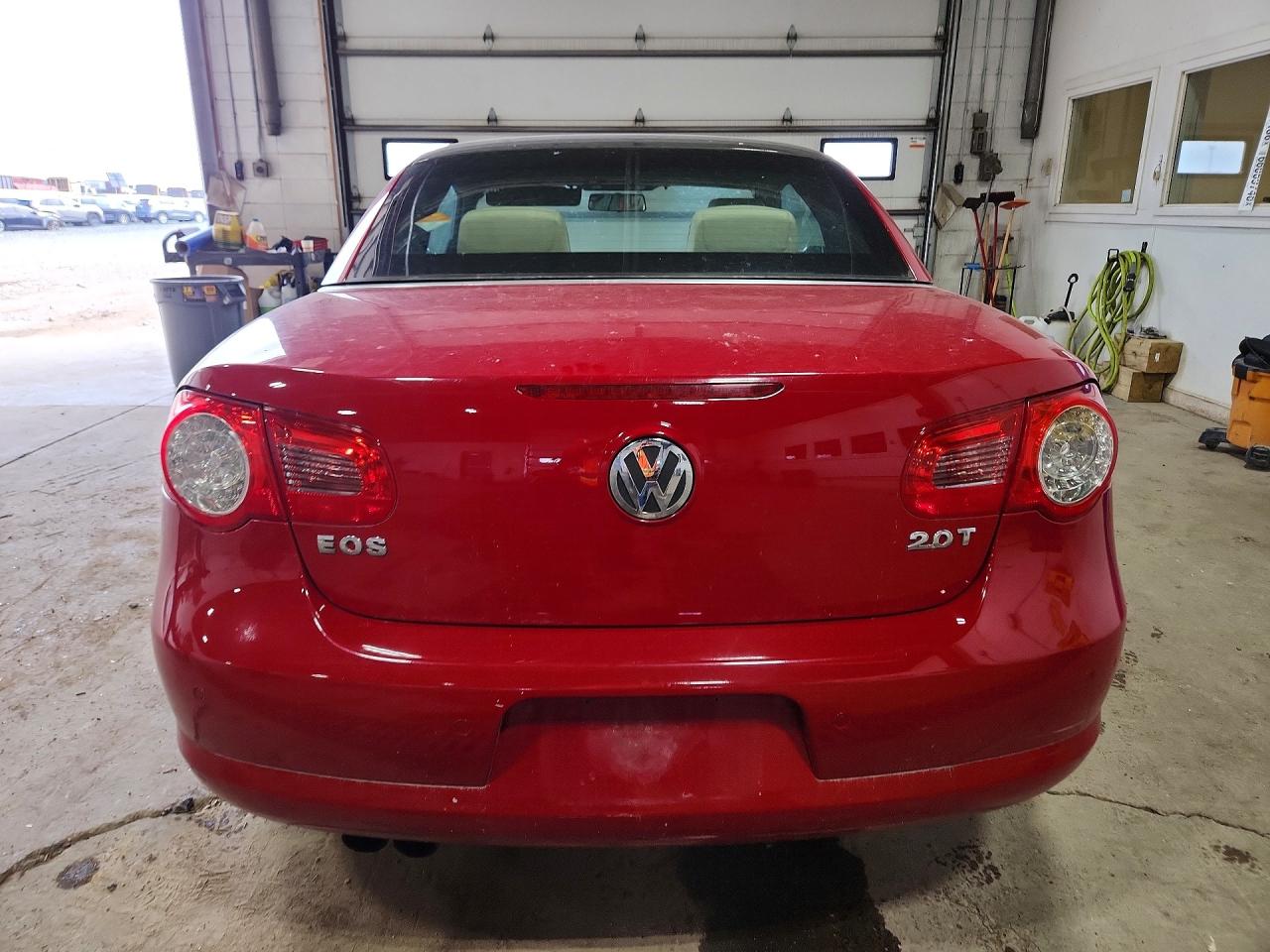 2009 Volkswagen Eos Turbo Red vin: WVWBA71F49V015098
