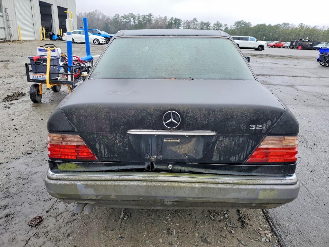 1995 Mercedes-benz E 320 Base Black vin: WDBEA32E7SC271828