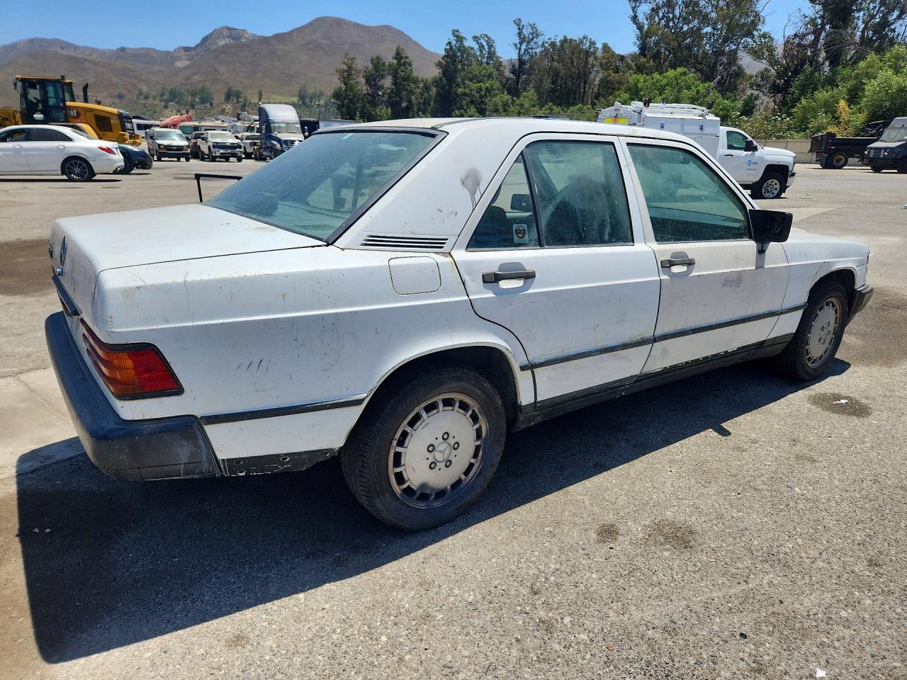 1988 Mercedes-benz 190 E 2.3 White vin: WDBDA28D4JF416521