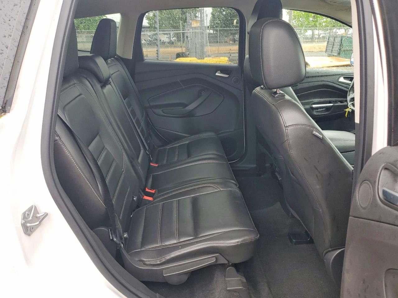 2017 Ford Escape Titanium White vin: 1FMCU9J90HUB61922