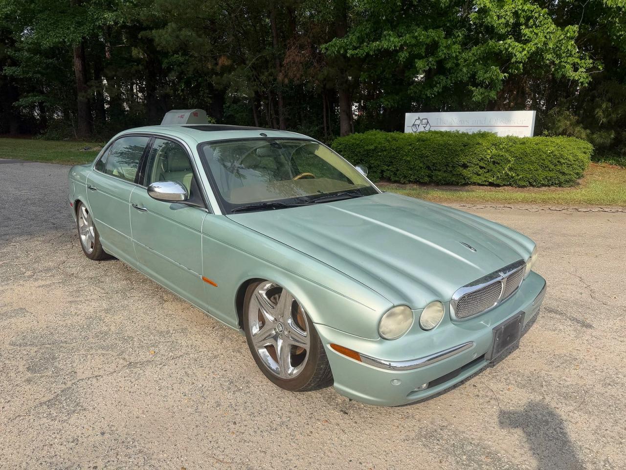 2005 Jaguar Vandenplas Blue vin: SAJWA82C55SG45255