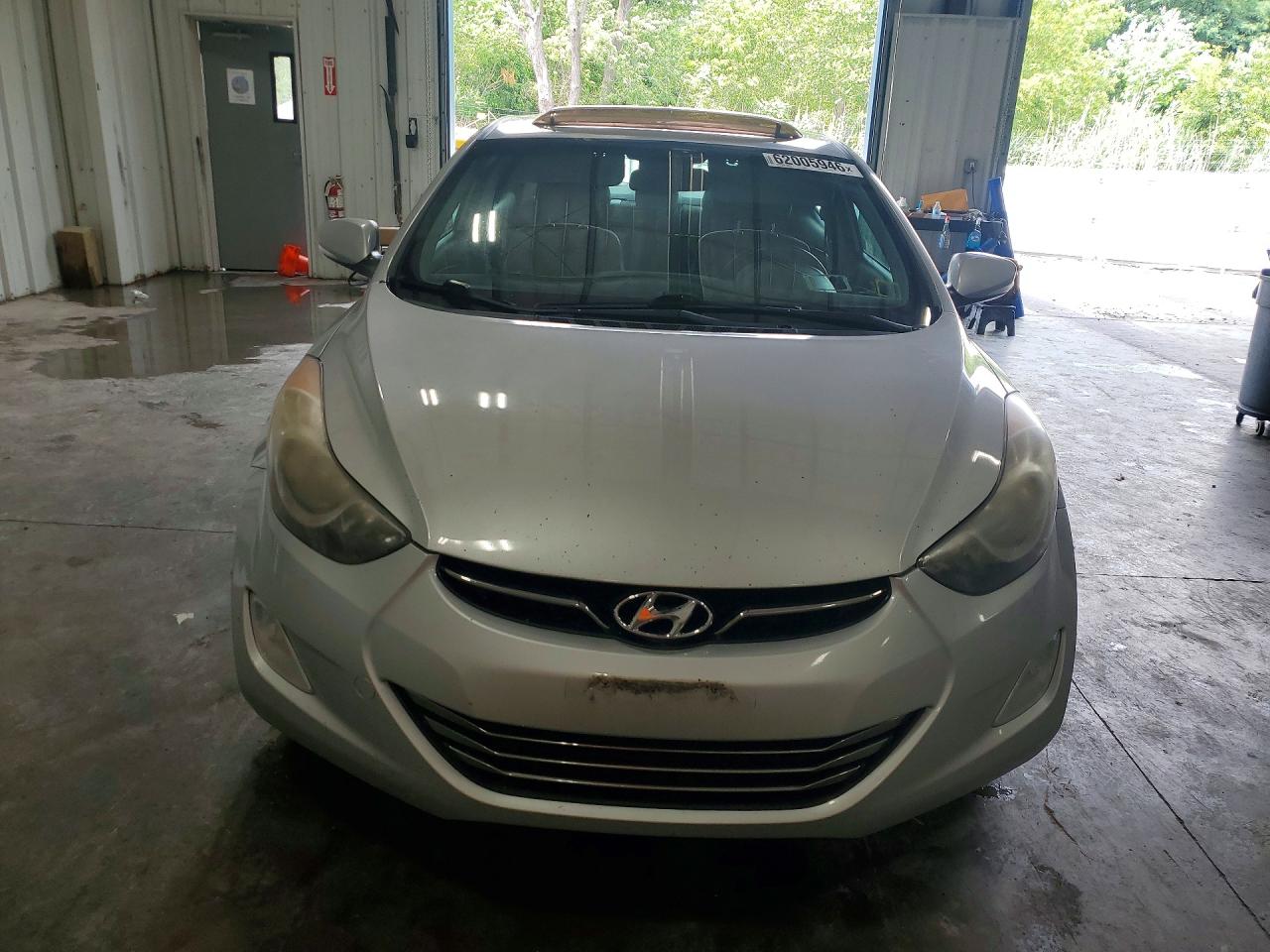 2013 Hyundai Elantra Limited Серебряный vin: KMHDH4AE5DU693847