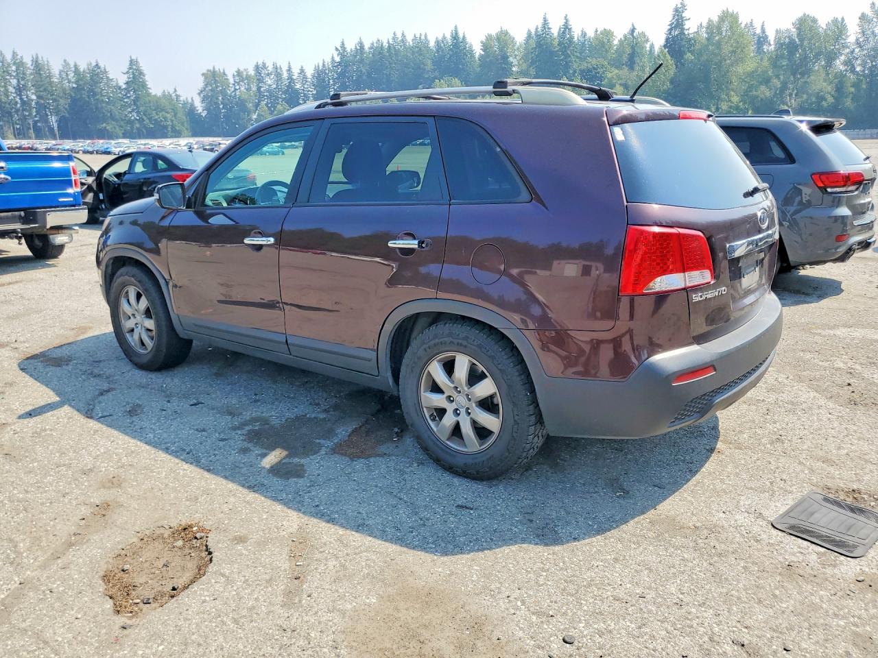 2012 Kia Sorento Lx Maroon vin: 5XYKT3A64CG222057