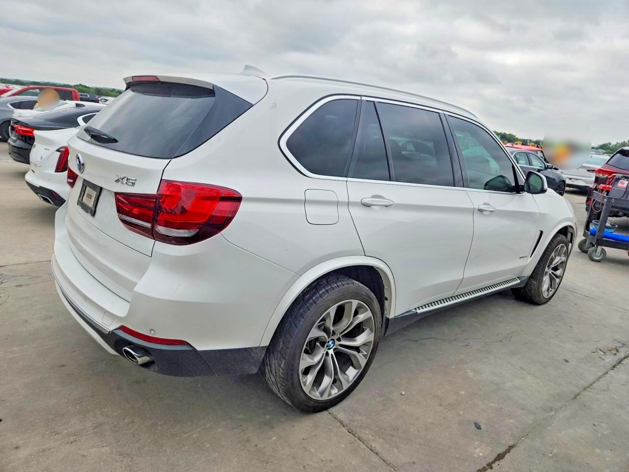 2015 Bmw X5 Xdrive35i Белый vin: 5UXKR0C5XF0P11458