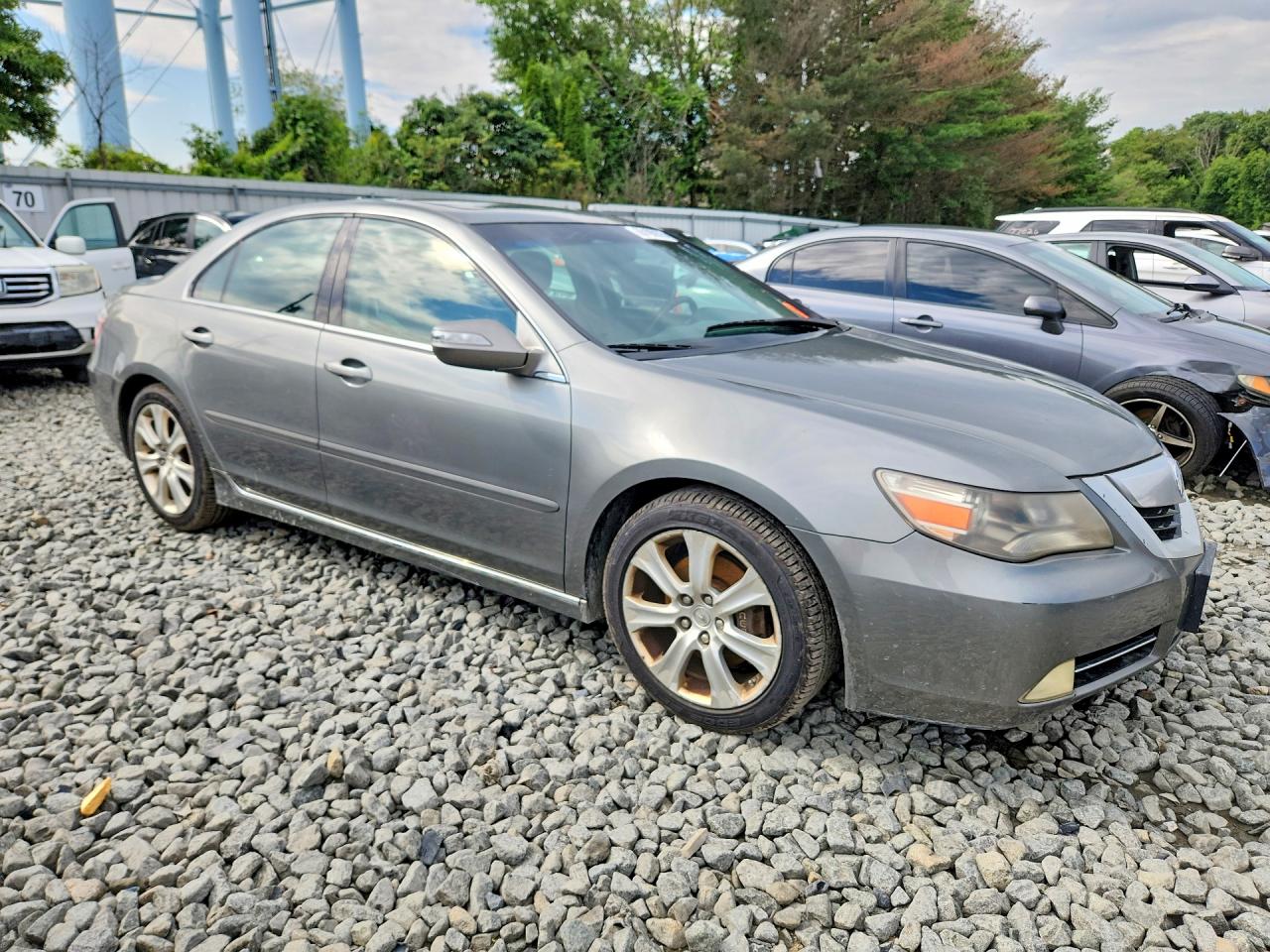 2010 Acura Rl Silver vin: JH4KB2F67AC001722