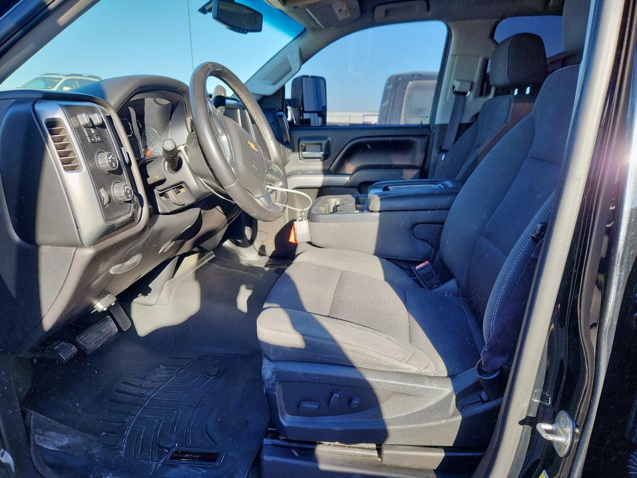 2016 Chevrolet Silverado K1500 Lt Black vin: 3GCUKREC6GG162482