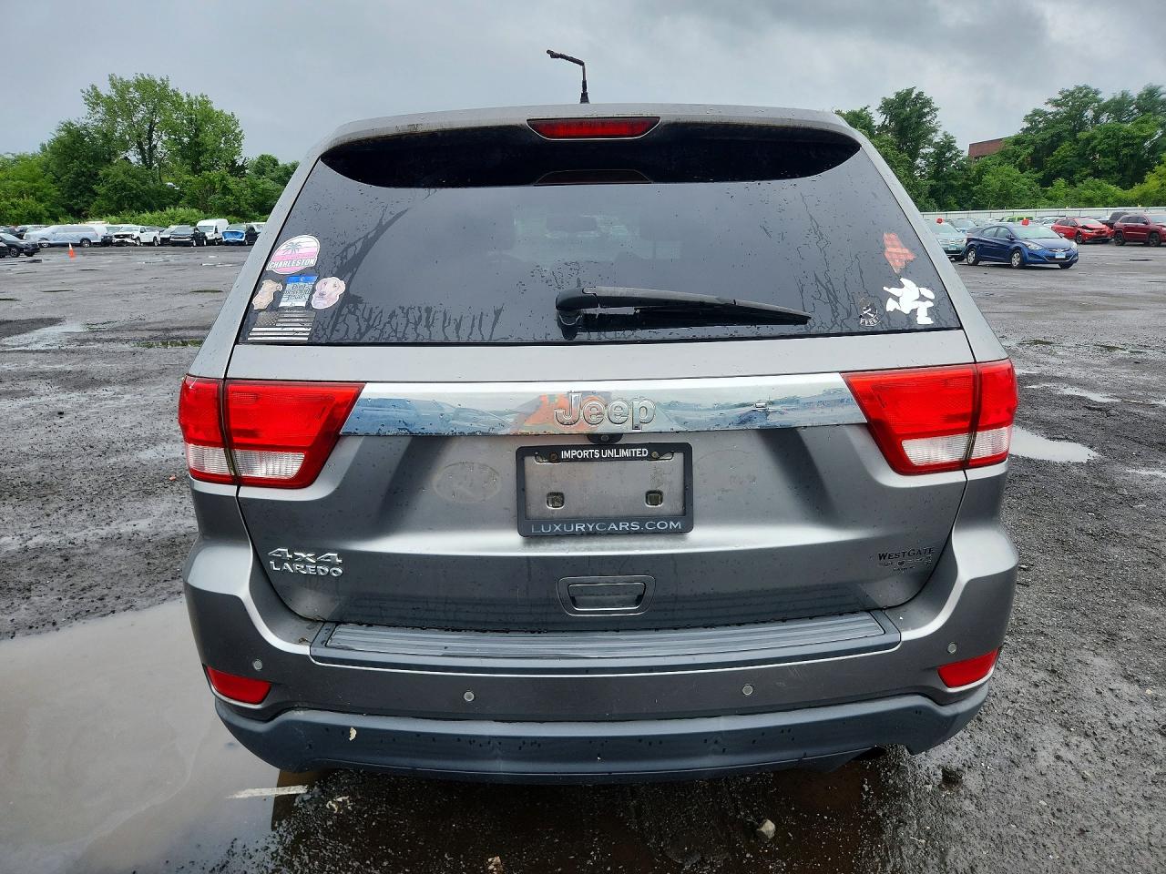 2013 Jeep Grand Cherokee Laredo Gray vin: 1C4RJFAG6DC561195
