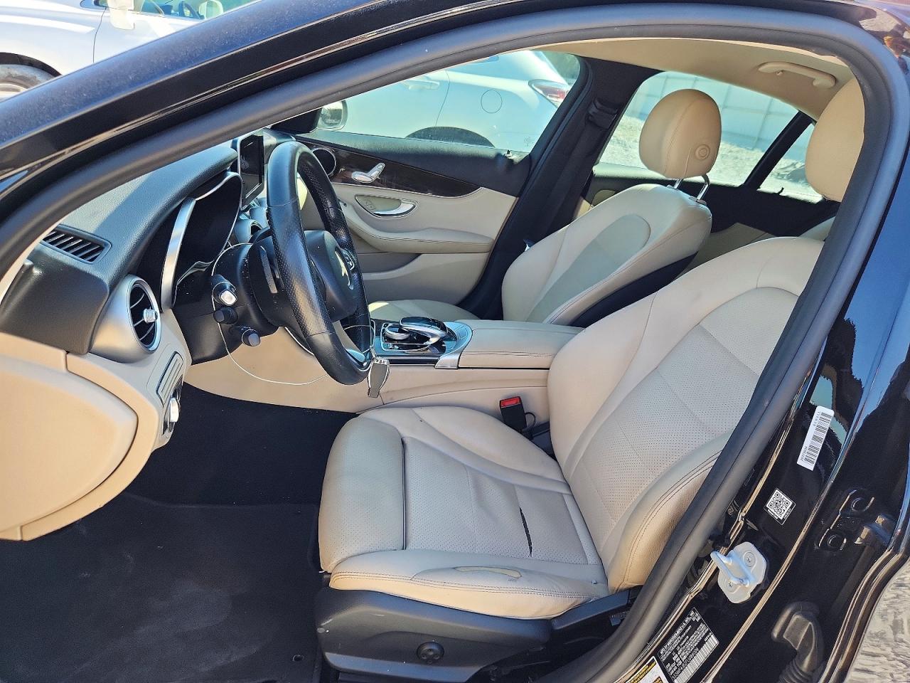2015 Mercedes-benz C 300 Black vin: 55SWF4JB2FU088008